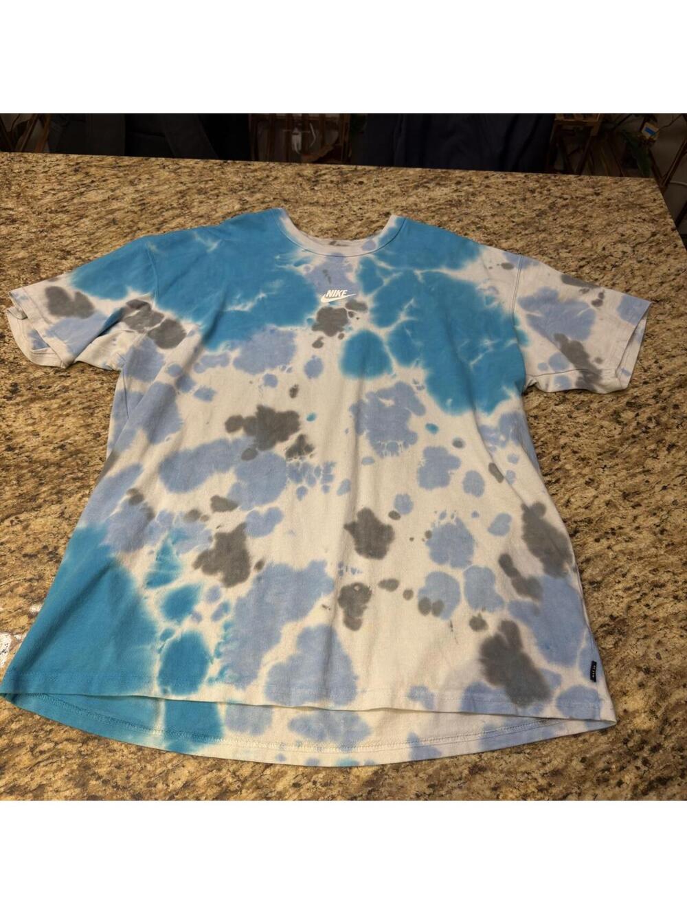 NWOT - Nike blue and gray tie-dye t-shirt #tiedye #athletic #max90